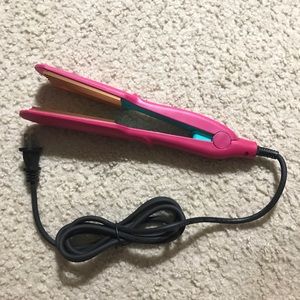 NWOT Korean Frizzy Hair Iron
